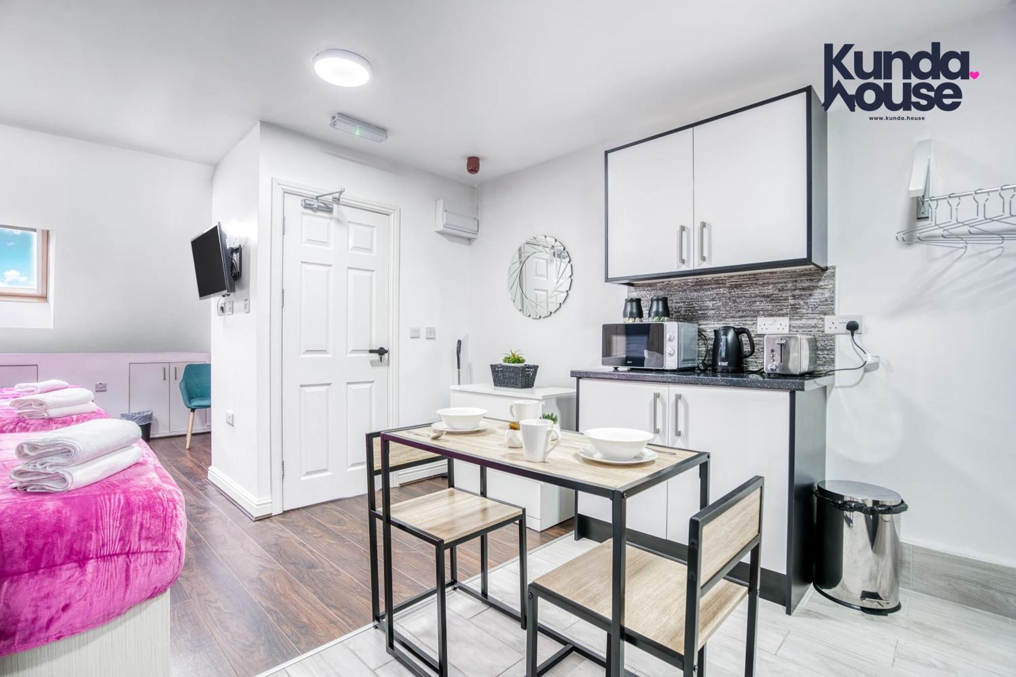 Cosy Apartments - City Living Made Elegant - เบอร์มิงแฮม ภายนอก รูปภาพ